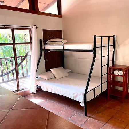 Rio Lindo Hotel Dominical Exterior photo