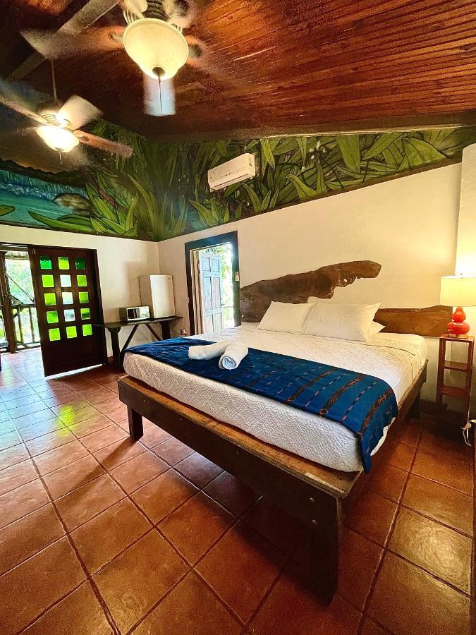 Rio Lindo Hotel Dominical Exterior photo