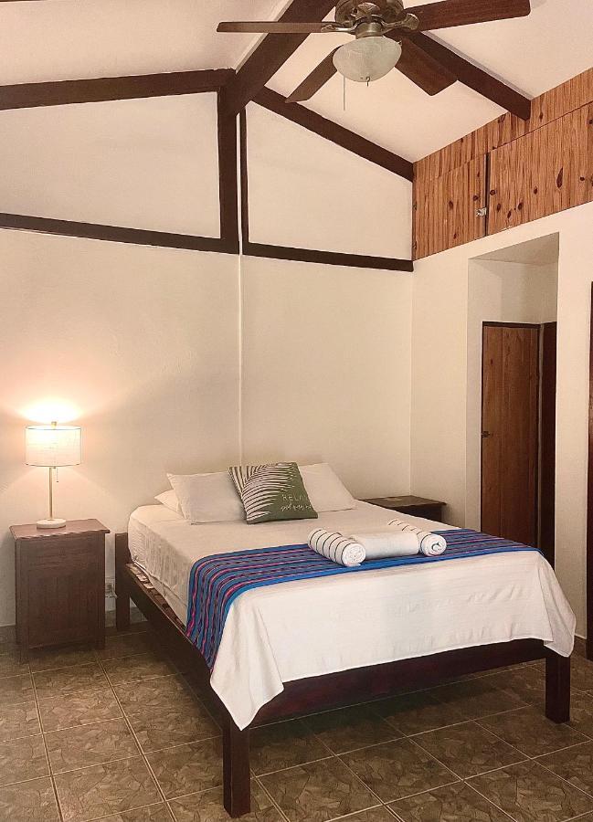 Rio Lindo Hotel Dominical Exterior photo