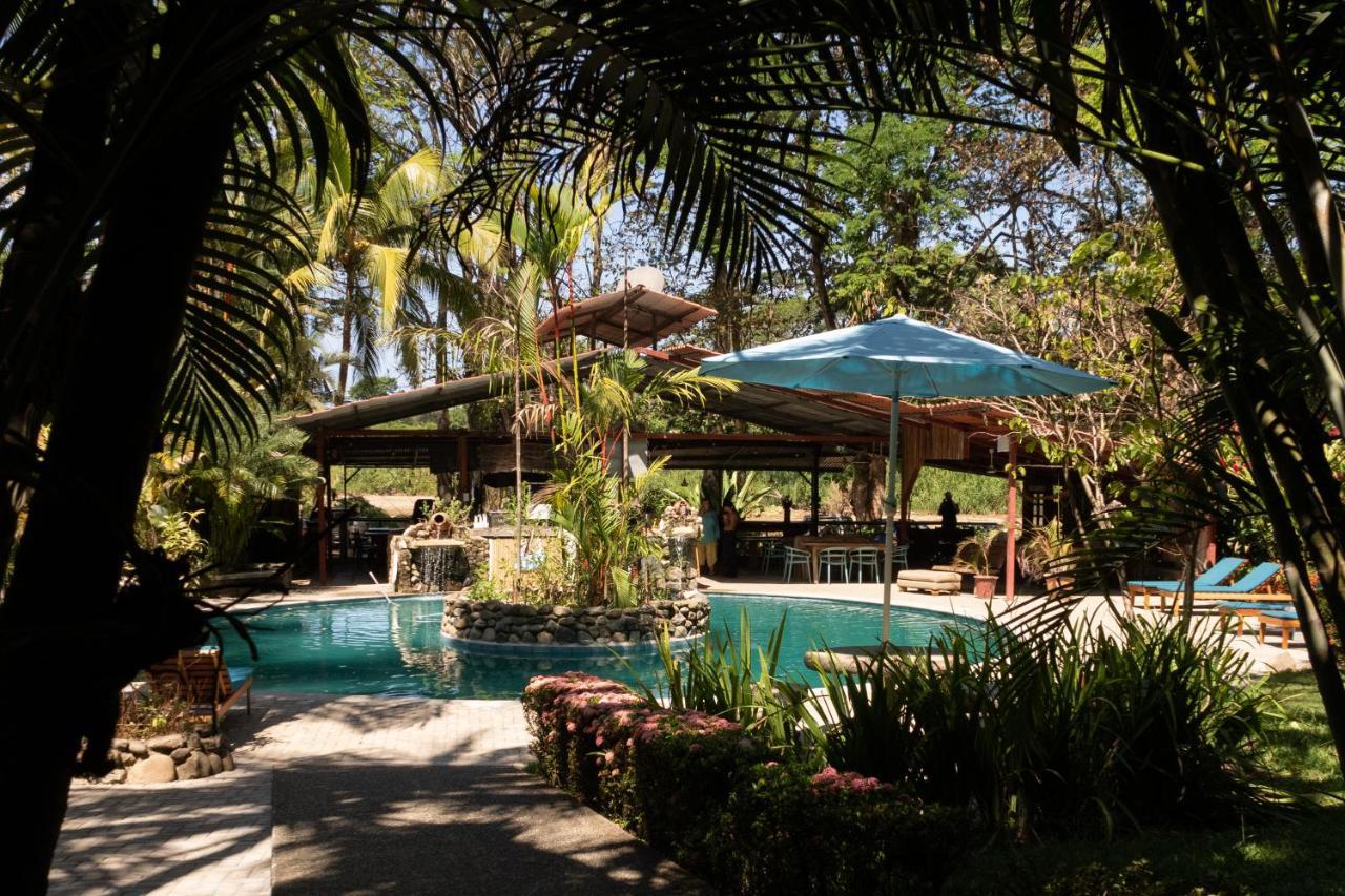 Rio Lindo Hotel Dominical Exterior photo